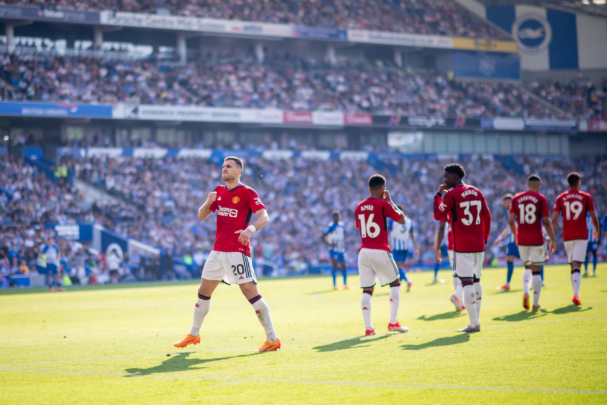 隊和他本人 隊和他本人